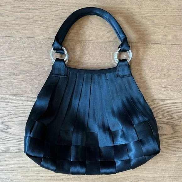 EUC Harveys Seatbelt Bag - Large Stella Tote - Black - Picture 2 of 12